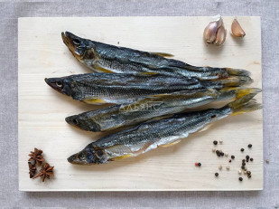 Кальмар палочки х/к: Корюшка вяленая без икры