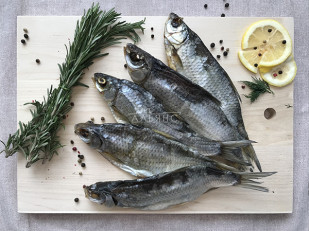 Кальмар палочки х/к: Вобла вяленая астраханская крупная